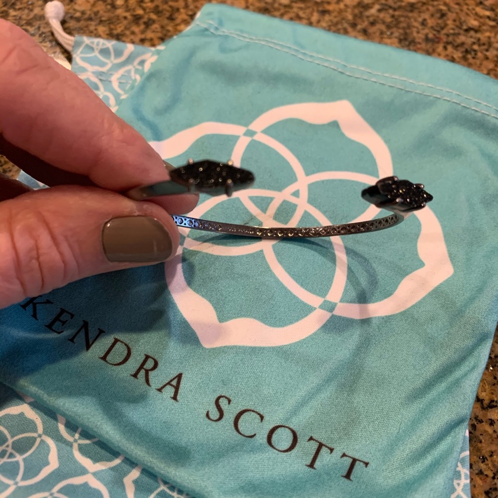 KENDRA SCOTT BIANCA CUFF BRACELET!!😍🎉